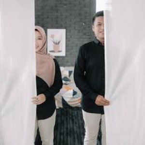 Les Tari profile icon