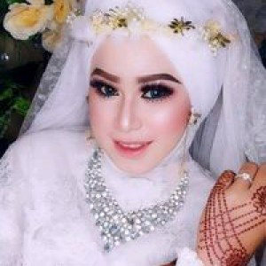 Ayu Batrisyia profile icon