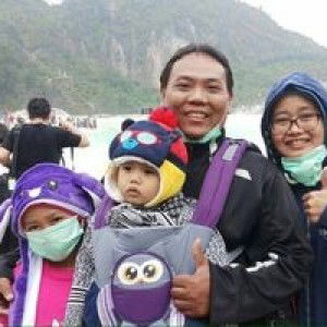 Desi Suryaningsih profile icon