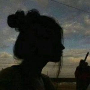 Nhi Hoàng profile icon