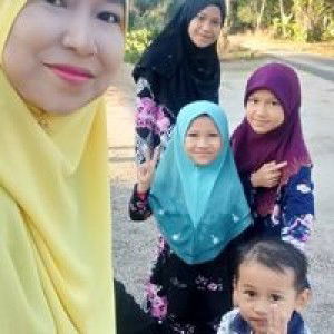 Rozita Zakaria profile icon