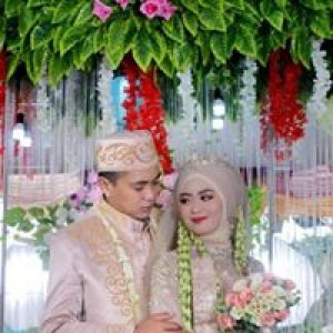 Fitri Nur profile icon