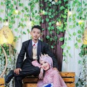 Indah Sari profile icon