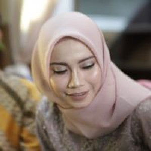 Rizka Nadia profile icon