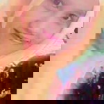 Anisa Oktafiyani She Ica'Niza profile icon