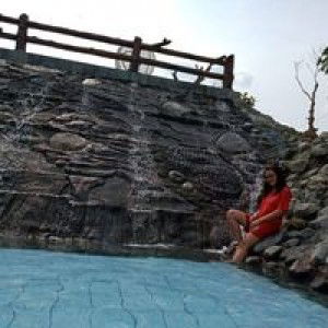 ria Lestari profile icon