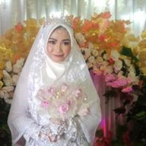 Reni Pebriani profile icon