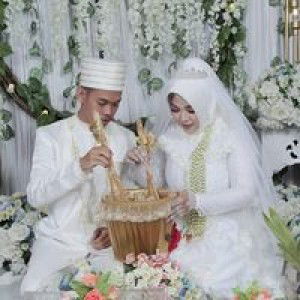 Rizka Hayati profile icon