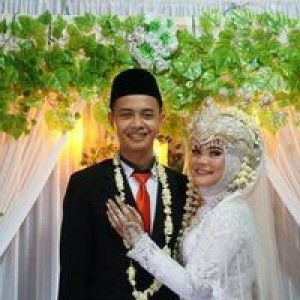 Fitriyani Uci profile icon