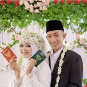 Siti Nurotin profile icon