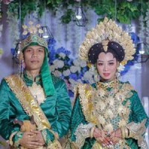 Siti Hardiyanti profile icon