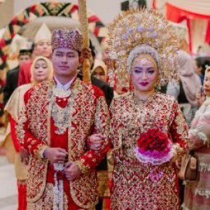 Elaeis Family profile icon