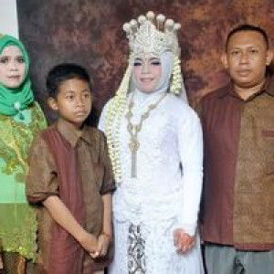 Ayu Sri profile icon