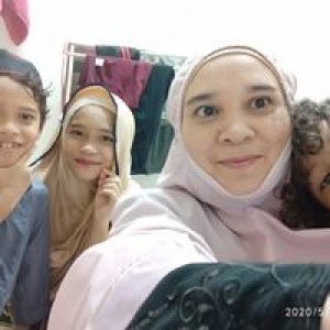 Huda Rozi profile icon