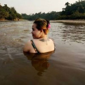 Desy Momoy profile icon