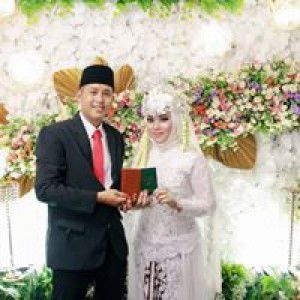 Evi Kurnia Sari profile icon