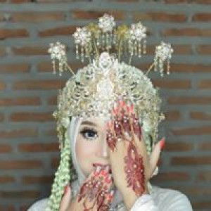 R Linda S profile icon