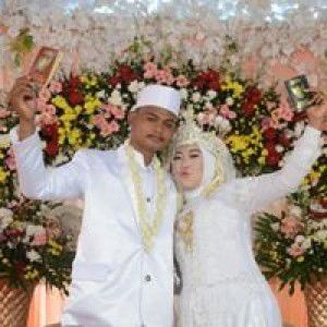 Dewi Wulansari profile icon