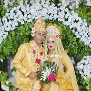 Dina Dieynana profile icon