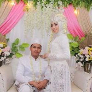 Indri Fitri Lestari profile icon