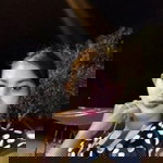 Sri Anggun profile icon