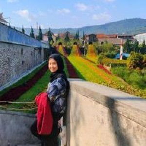 Emi Erfiani profile icon