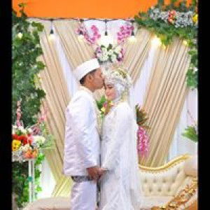 Titin Supriatin profile icon