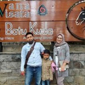 Uly Rasya profile icon