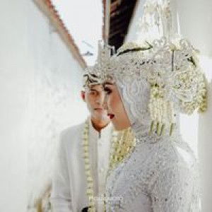 Neni Wahyuni profile icon