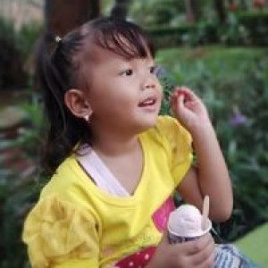 Reni Shiva Ayla Zahra profile icon