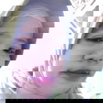 Dewi Meynar Lestari profile icon