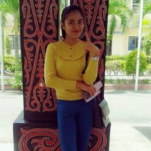 lola lois trivena profile icon