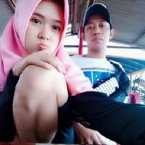 Resti Purwanti profile icon