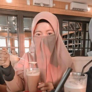 Ria Qomariyah profile icon