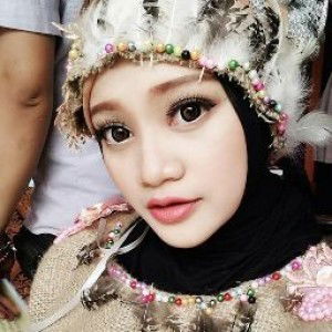 Putri Clover profile icon