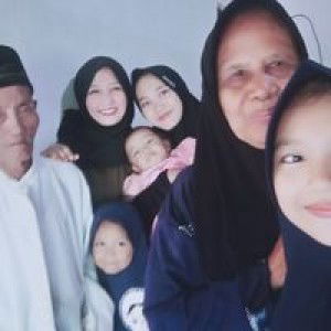 Sri Dewi profile icon