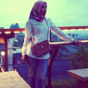 Erni Lestari profile icon