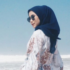 reni nuraeni profile icon