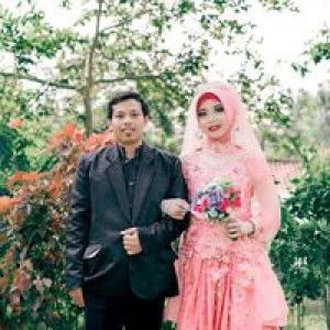 Dwhy Retnosari profile icon