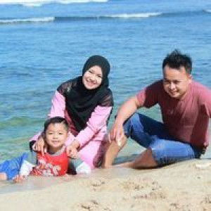 Lis Priyanti profile icon