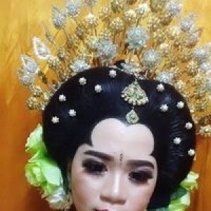 Nur Hawa profile icon