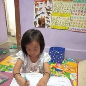 Ratih Aprilia profile icon