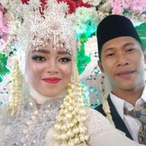 Desti Liya Safitri profile icon