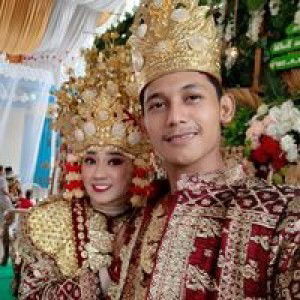 ElsaReza profile icon