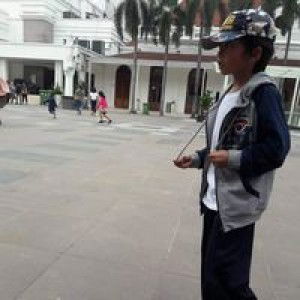 Rizqi Rosada profile icon