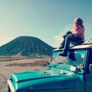 Suci Nurmaningtyas profile icon