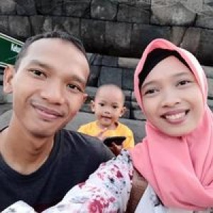 Endang Lis Karina profile icon