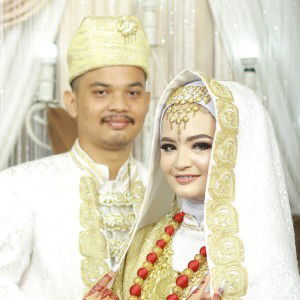 Desy Intan profile icon