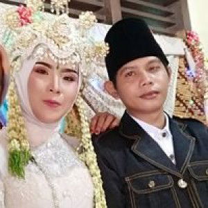 Riia Aini AL-Muqsithu profile icon