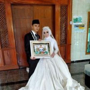 Lusi Nur Inayah profile icon